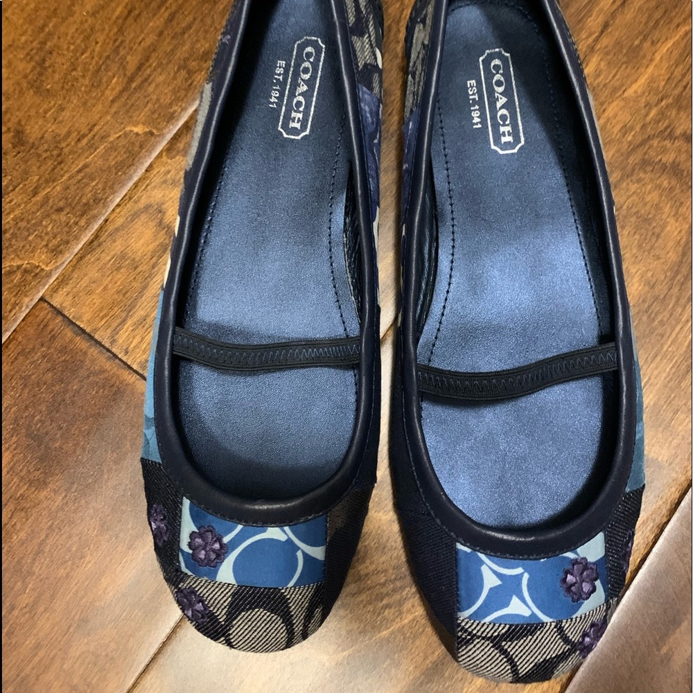 Coach flats! Size 8.5